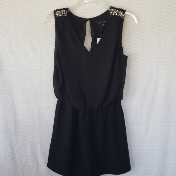 City triangles NWT Little black Romper - Picture 1 of 5
